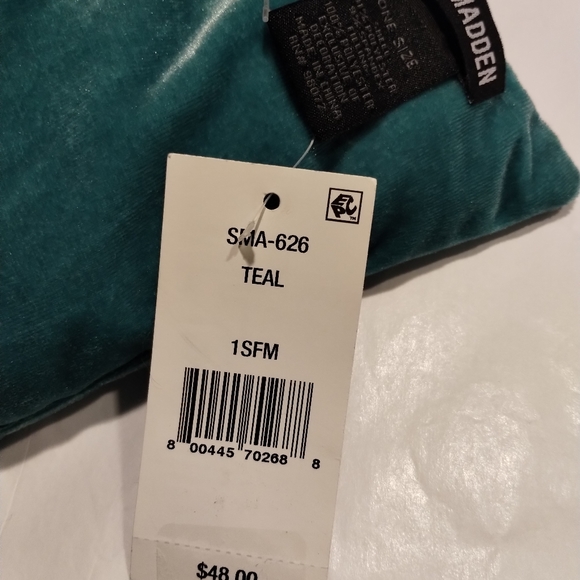 Steve Madden Pull-Through Velvet Puffer Scarf Aqua - Picture 4 of 4